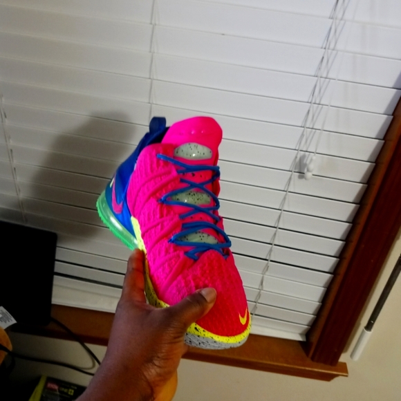 Nikes - Picture 1 of 2